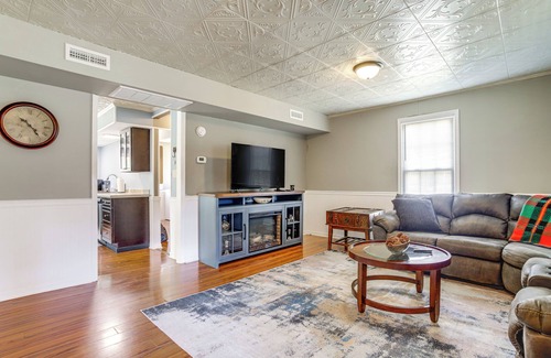 Crisfield House | Walk to Main Street: Family-Friendly Crisfield Gem
