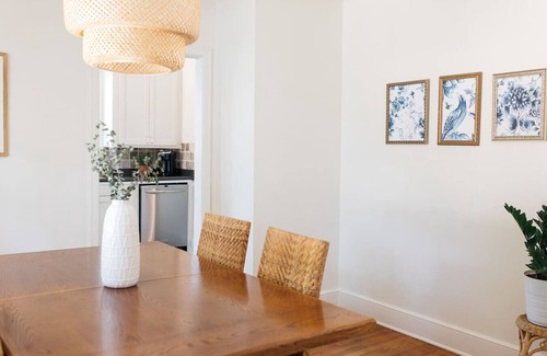 Marietta House | Walk to Marietta Square -The Cottage on Maple