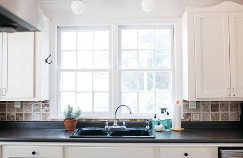 Marietta House | Walk to Marietta Square -The Cottage on Maple