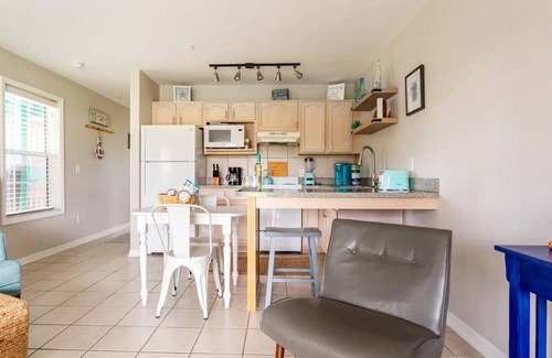 Steinhatchee Condo | Walk to marina, boat trailer parking, bring your pup!