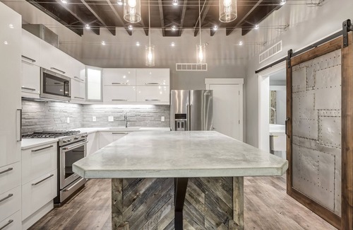 Rio Grande Condo | Walk to Metro, Convention Center, Restaurants, Nightlife, No Car needed!