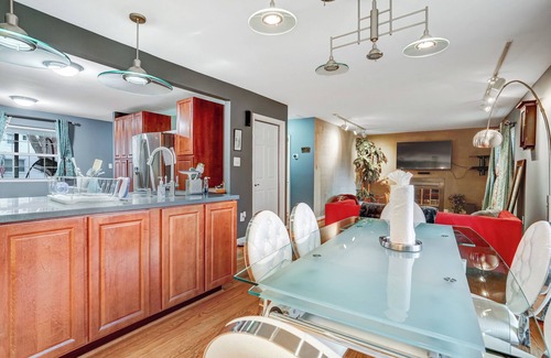 Aurora Highlands House | Walk to Metro-Near Washington DC-Amazon HQ-DCA Airport-Pentagon-Crystal City