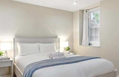 Northwest Apartment | Walk to METRO - Quiet 1BR with Sauna Rock Creek Park