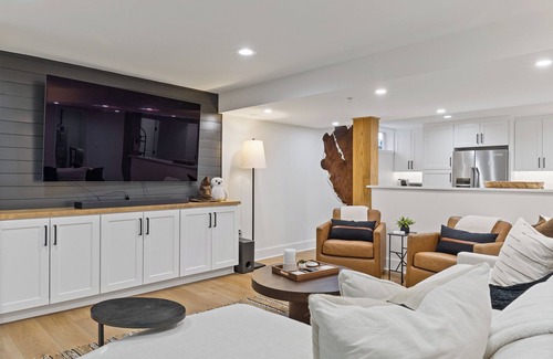 Homewood House | Walk to Navy Memorial Stadium, Close to Downtown Annapolis, Visit USNA