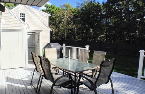 South Chatham House | Walk to Pleasant Street Beach, Renovated, Central AC, King Bed!