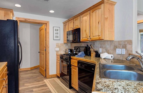 Kimball Junction House | Walk to Redstone Village with shops & restaurants-Fox Point 2 Bedroom