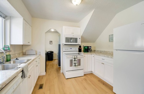 Huntington House | Walk to Ritter Park: Renovated Home Near Marshall!