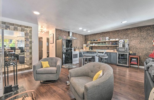 Red River Condo | Walk to Ski Slopes! Red River Condo w/Fireplace