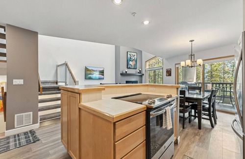 Breckenridge Villa | Walk to Snowflake Lift + walk to Main St