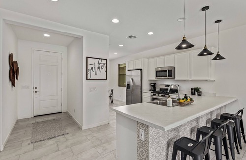 Glendale Sports and Entertainment District House | Walk to State Farm Stadium & Desert Diamond Arena