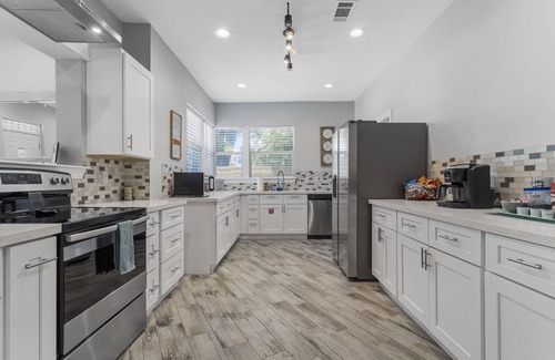 Biloxi House | Walk to the beach. Casinos. POOL AND HOT TUB!