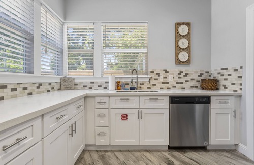 Biloxi House | Walk to the beach. Casinos. POOL AND HOT TUB!
