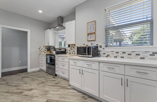 Biloxi House | Walk to the beach. Casinos. POOL AND HOT TUB!