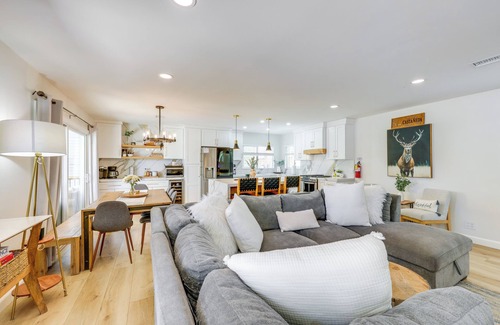 The Village Cabin | Walk to The Village Shops/Eats: Big Bear Lake Home