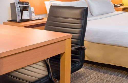 Garment District Hotel | Walk to Times Square + Free Breakfast & Wi-Fi