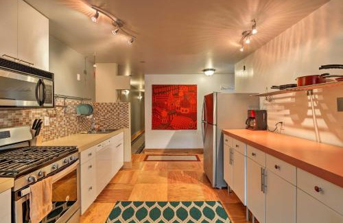 South Addition Apartment | Walk to Town and Coast Anchorage Condo with Fireplace
