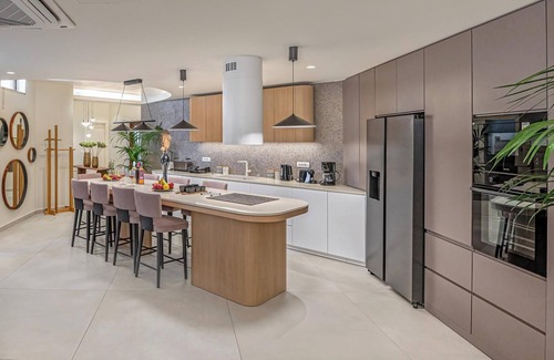 Rethymno Villa | Walk to Town & Skyline Views by etouri