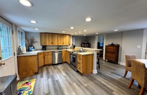 Rockport House | Walk to Town & Train, Rockport Beaches & Shops – 3BR, AC, Parking