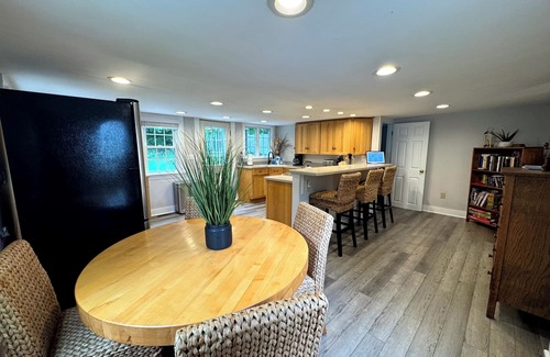 Rockport House | Walk to Town & Train, Rockport Beaches & Shops – 3BR, AC, Parking