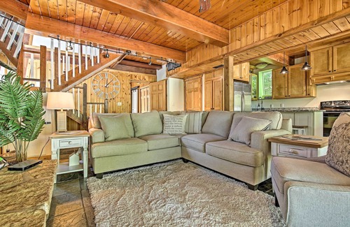 Manhattan Cottage | Walk to Tuttle Creek Lake: Secluded Scenic Retreat