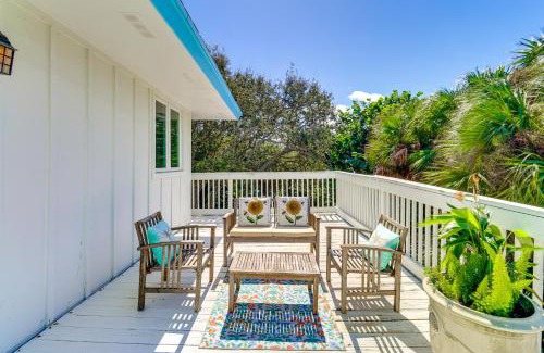 Summerplace House | Walk to Wabasso Beach Home with Hot Tub and Bikes