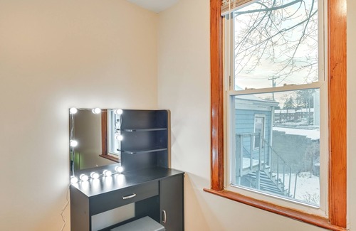 Albany Apartment | Walk to Washington Park: Remote Work-Ready Apt!