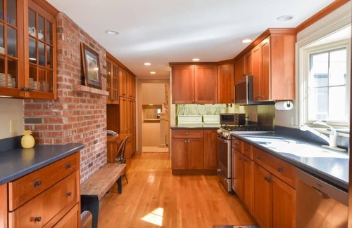 North Eastham House | Walk to Water Hot Tub & Game Room!