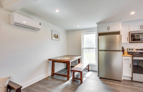 Holt Cottage | Walk to Winery: Holt Home 8 Mi to State Park!