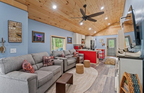 Lake Luzerne-Hadley House | Walkable ADK: Riverfront, Dock, Golf, Ski, Hot Tub, Pets - The Hummingbird Camp