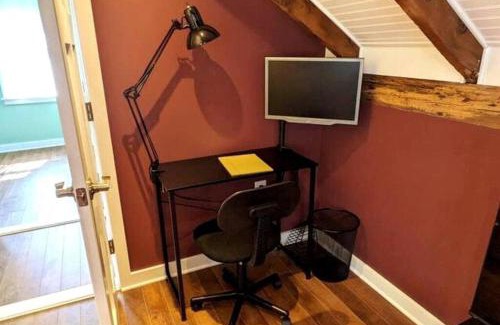 Downtown Buffalo House | Walkable Elmwood Cottage, No Chores 4Bath 4BR 4Car