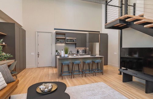 Fairmount Apartment | Walkable Loft Near Shops & Eats in Fort Worth