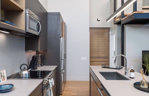 Fairmount Apartment | Walkable Loft Near Shops & Eats in Fort Worth