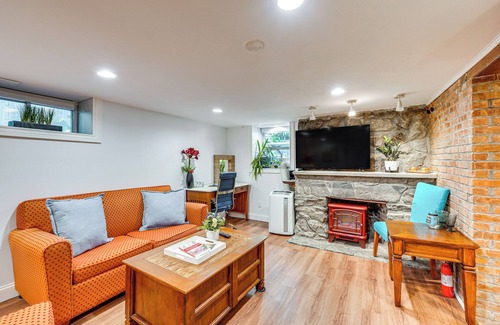 Poughkeepsie Apartment | Walkable Poughkeepsie Apartment w/Shared Yard!