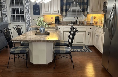 Tigerville House | Walking Bear Retreat near North Greenville University in a quiet country retreat