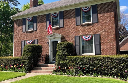 Sturgeon Bay Apartment | Walking Distance to Downtown and Waterfront - Cozy Studio Apartment