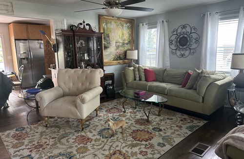 Covington House | WALKING DISTANCE TO DOWNTOWN COVINGTON less than a mile.