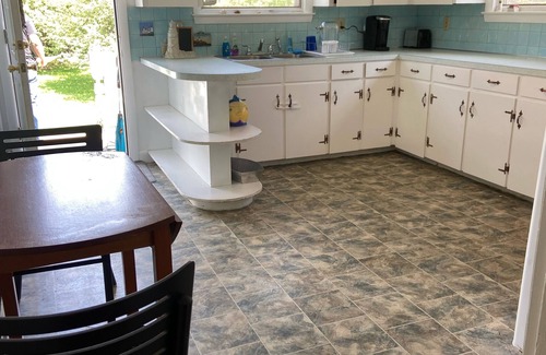 York Beach House | Walking Distance to Downtown York Beach, Shops and all amenities.