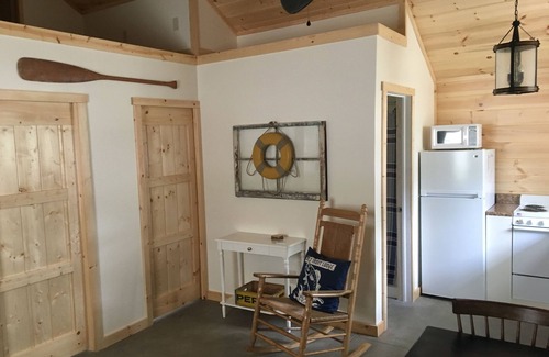 Geneva-on-the-Lake Cottage | Walking Distance to Famous GOTL Strip