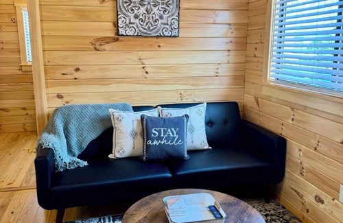 Marion Cabin | Walking Distance to Lakes James with Resort Amenities