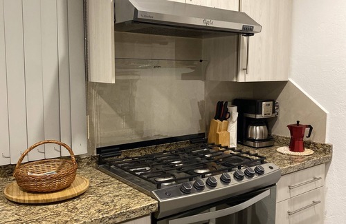 Ixtapa - Zihuatanejo Condo | Walking Distance to Playa la Ropa