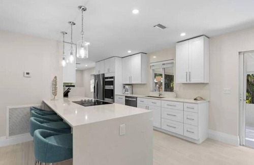 Sevierville House | Walking distance to the beach & close to downtown!