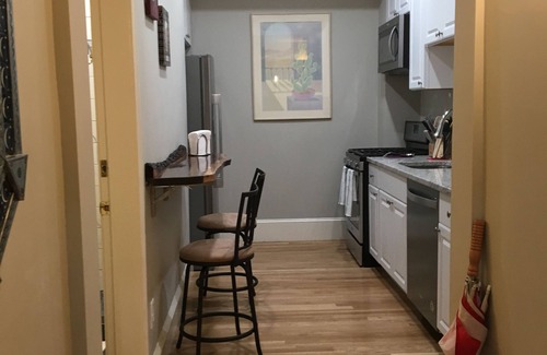 Longwood Condo | Walking to Fenway Sunny Perfect Home