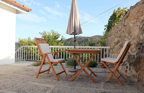 Bairros House | walkway of the Paiva River - Várzea river beach (1km)