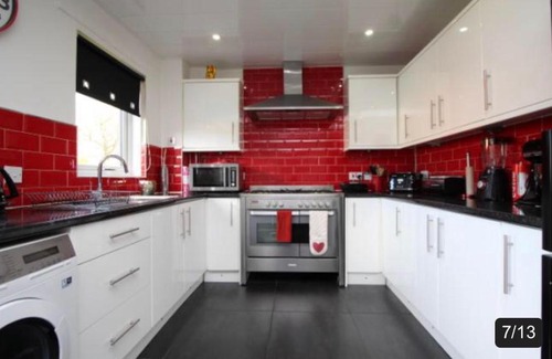 Glasgow House | Wallace Home