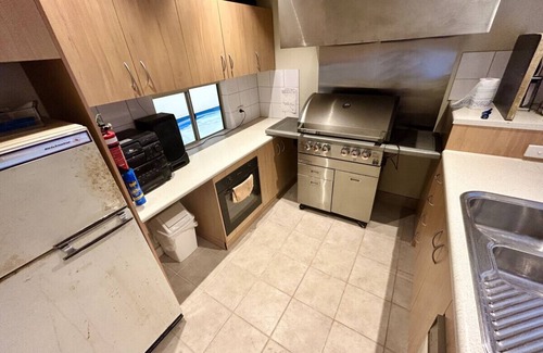 North Beach Apartment | Wallaroo Getaway - Walking Distance to Beach - Entire Home