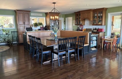 Petoskey House | Walloon Lake 6 bdrm Walloon Lake Waterfront Home! Kayaks, Canoe and Boat Docking