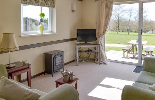 Holsworthy House | Walnut