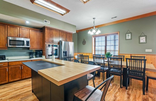 Logan Cabin | Walnut Ridge Retreat | Pickleball | Pond | Pool