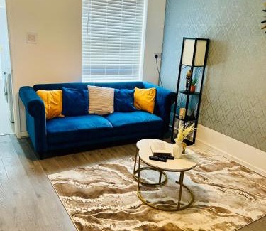 Walsall House | Walsall Comfort Home 3Bedroom Retreat Sleeps 6