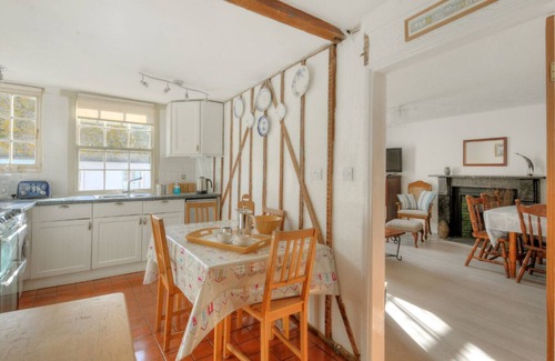 Lyme Regis House | WALTHAM HOUSE, pet friendly, country holiday cottage in Lyme Regis